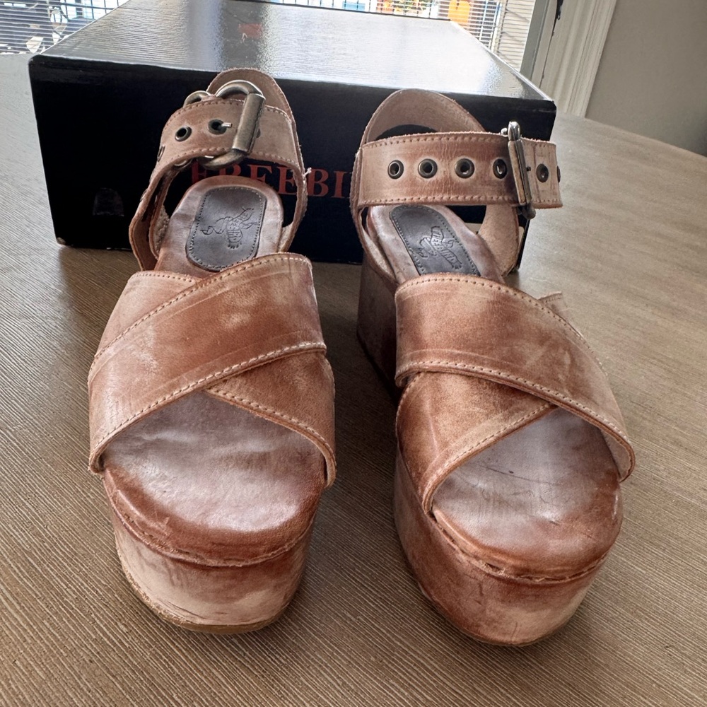 Freebird Larae Taupe Size 6 NEW